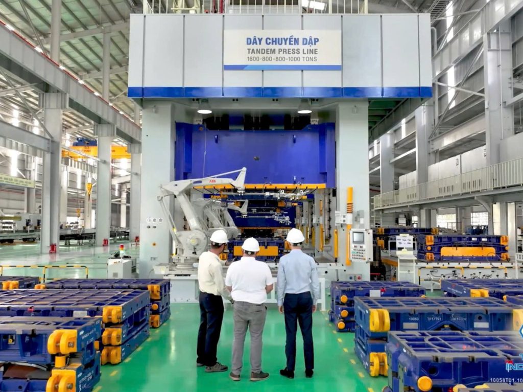 Vietnam Outsourcing Manufacturing Service